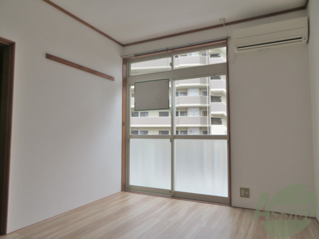 居室・リビング　６．０帖の洋室です。フローリングが綺麗なのは嬉しいですね。