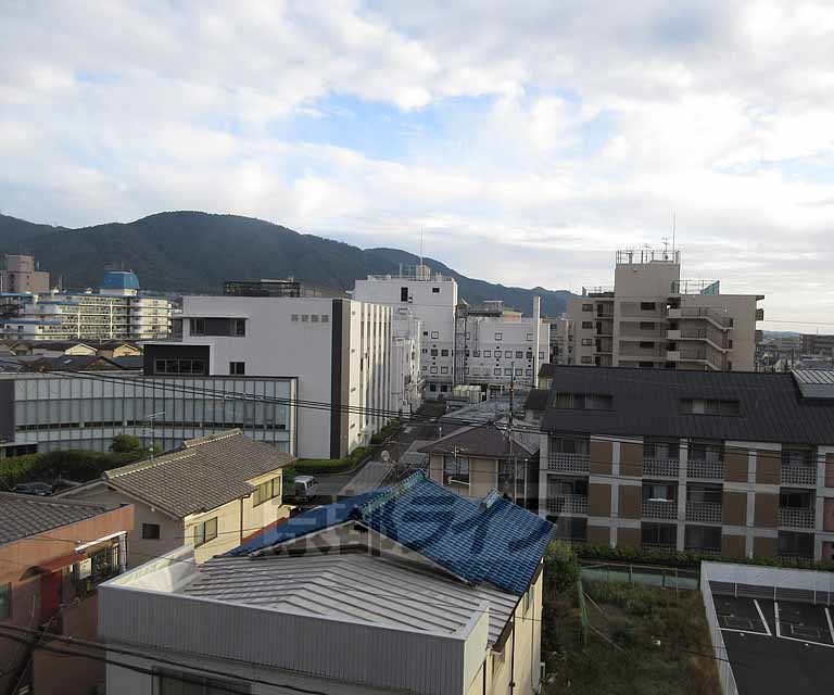 【京都市山科区四ノ宮中在寺町のマンションの眺望】