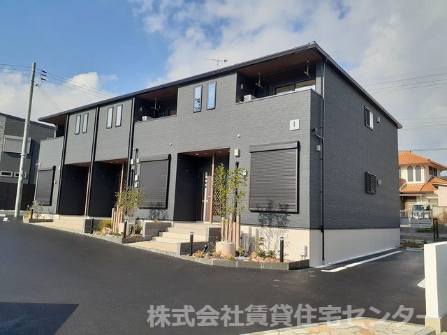 橋本市原田のアパートの建物外観