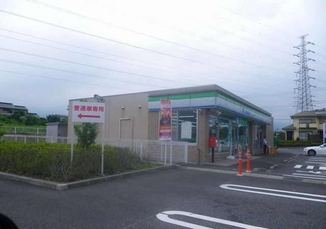 コンビニ　ファミリーマート御殿場古沢店（コンビニ）まで2400m