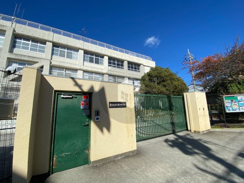 中学校　東大阪市立弥刀中学校（中学校）まで455m