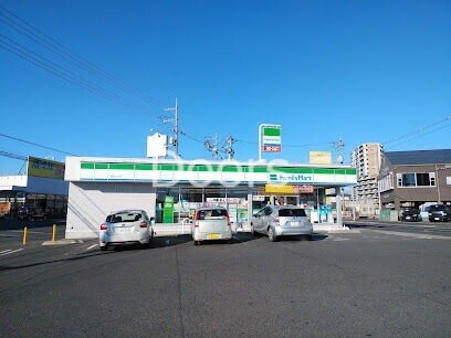 コンビニ　ファミリーマート岡山さい店（コンビニ）まで1003m