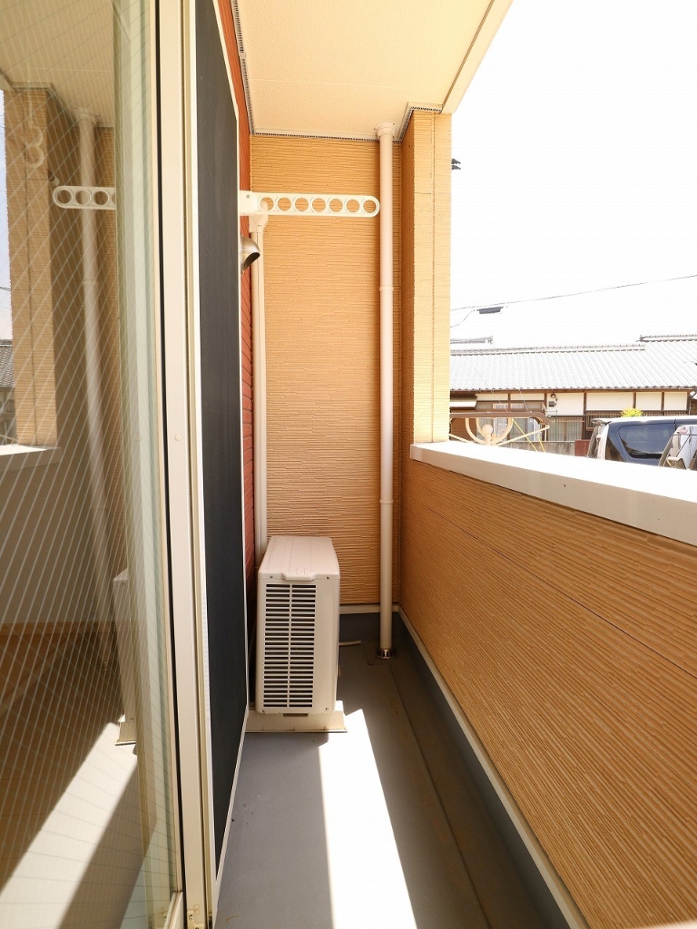 バルコニー　南向きで陽あたり良好なバルコニー。写真は同型物件です。
