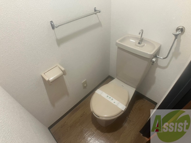 トイレ　こちらはトイレです。清潔感があり、安心して使用できます。