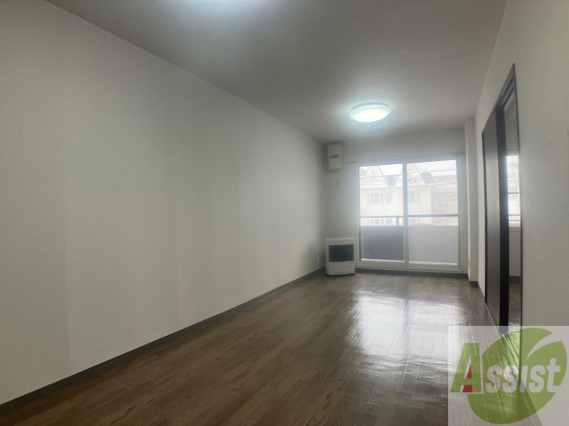 居室・リビング　広くてキレイなお部屋が広がっていて、充実した生活が送れそう。