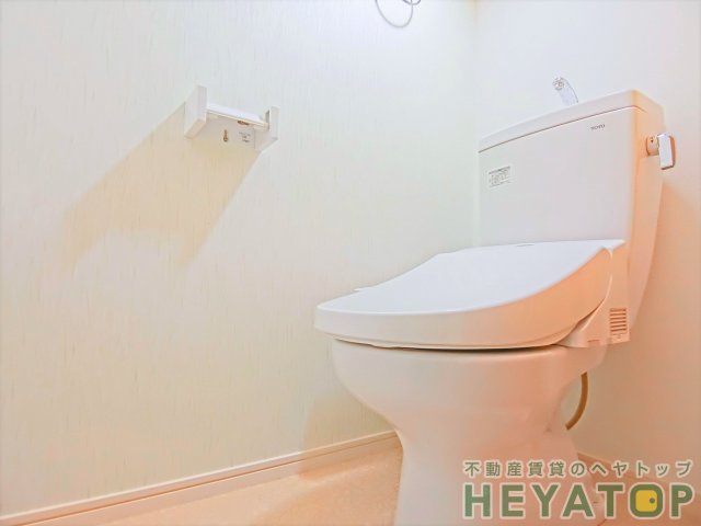トイレ　温水洗浄便座（同仕様写真）