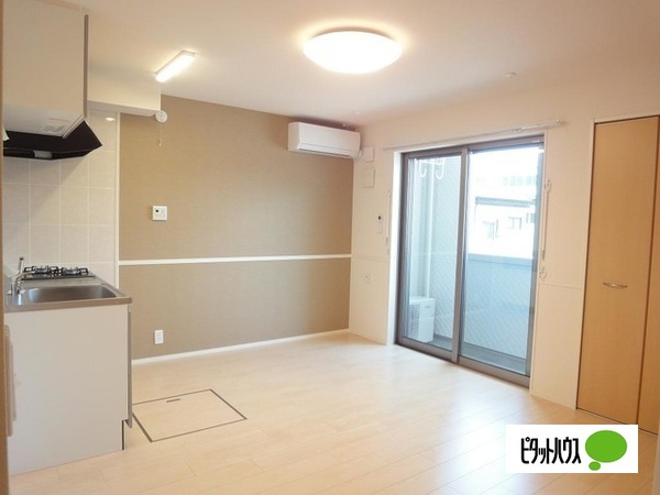 居室・リビング　反転タイプ