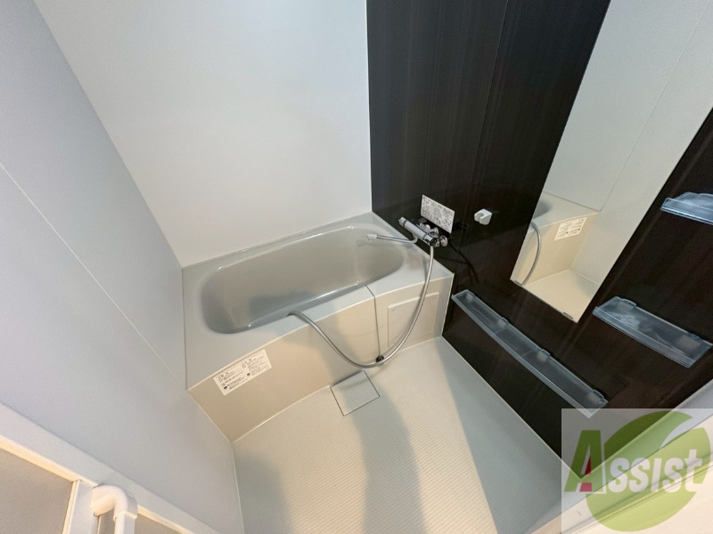 バス・シャワールーム　お風呂になります。一日の疲れを癒してくださいね。