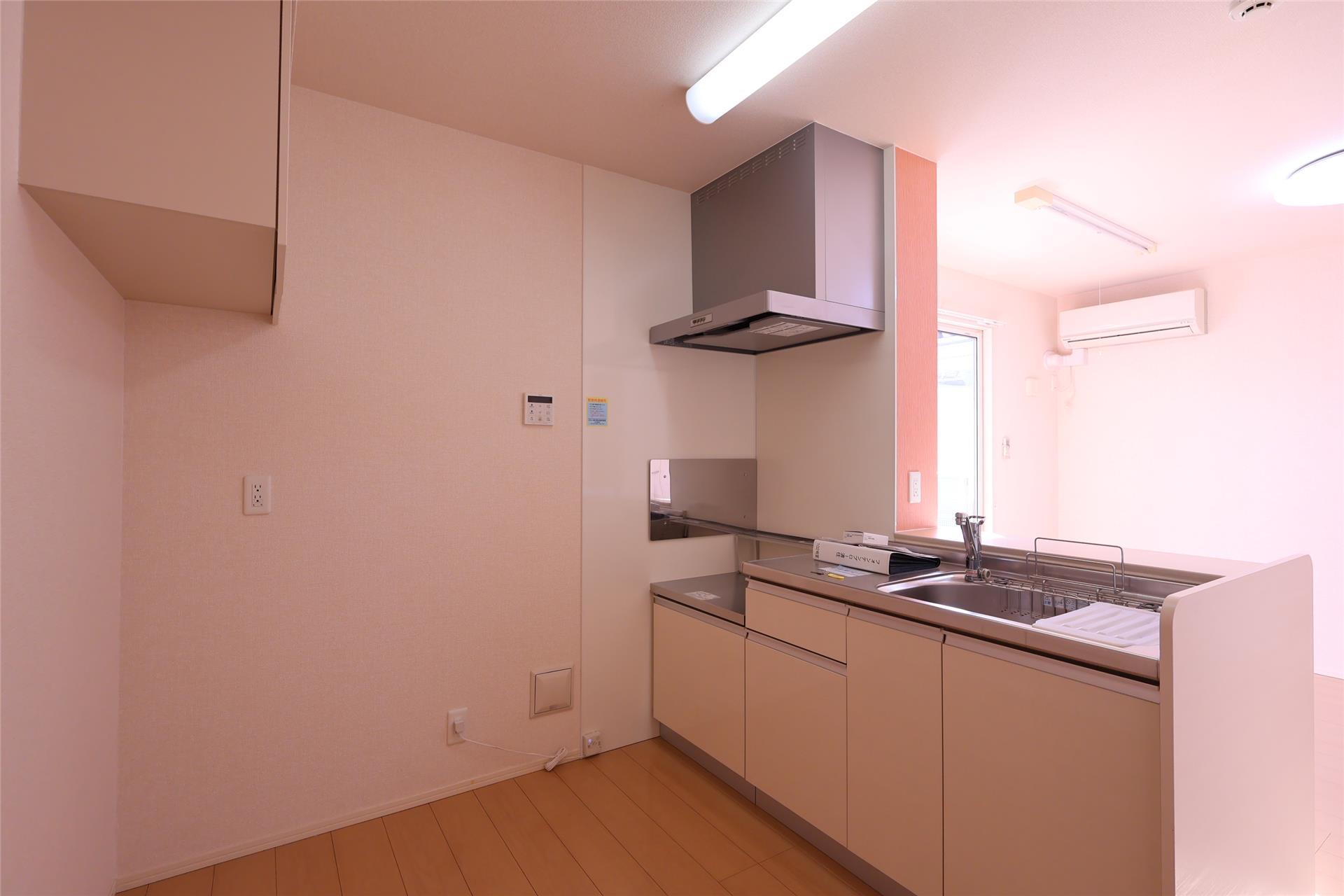 キッチン　写真は反転タイプです