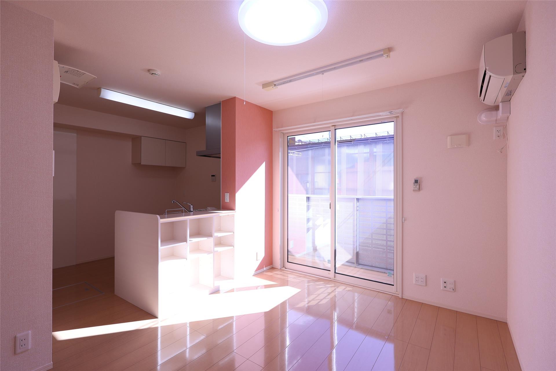 居室・リビング　写真は反転タイプです