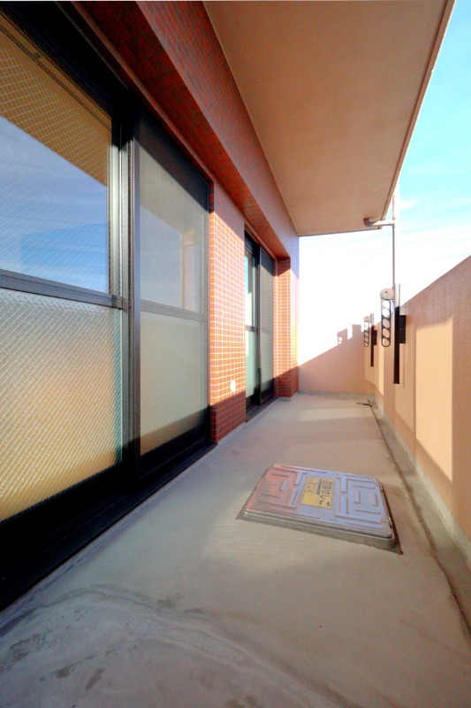 バルコニー　図面と現状に相違がある場合には現状を優先