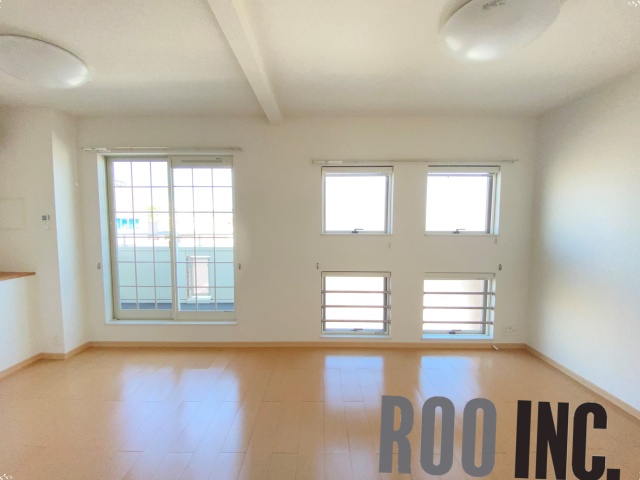 居室・リビング　写真は反転のお部屋です