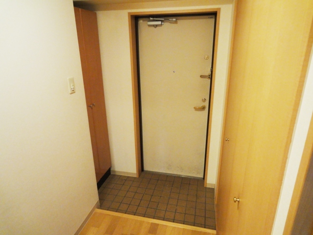 玄関　同物件別号室