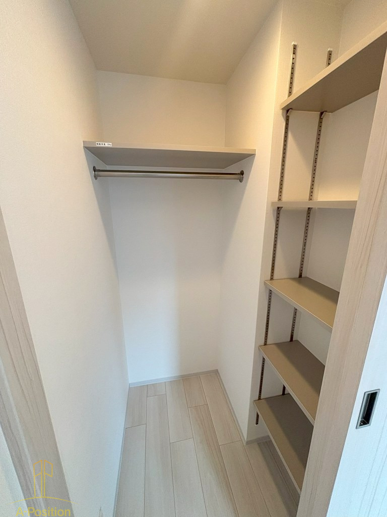 収納　コンフォリア・リヴ北浜淡路町