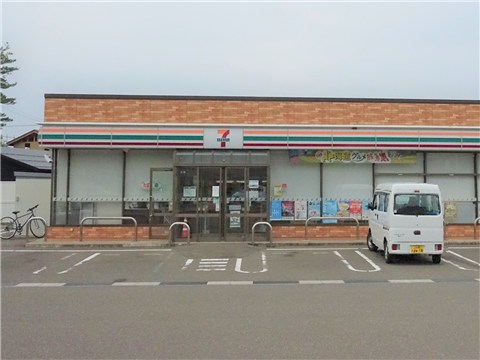 コンビニ　セブンイレブン大潟小船津浜店（コンビニ）まで1300m