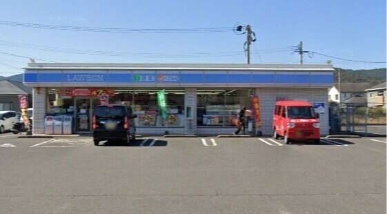 コンビニ　ローソン鹿児島中山町店（コンビニ）まで496m
