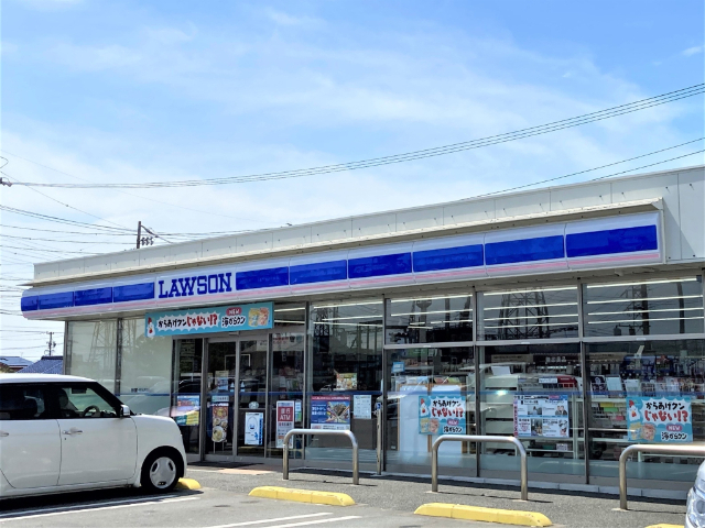 コンビニ　ローソン伊勢御薗店（コンビニ）まで511m