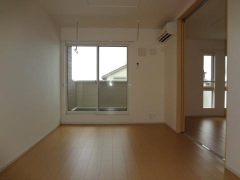 居室・リビング　室内