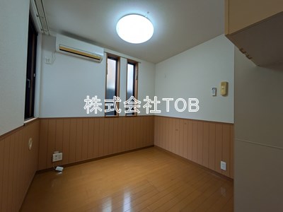 居室・リビング　5帖