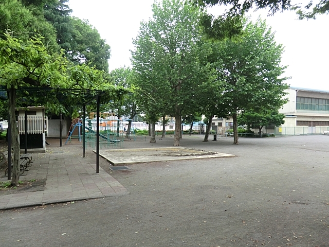 公園　神谷公園（公園）まで182m