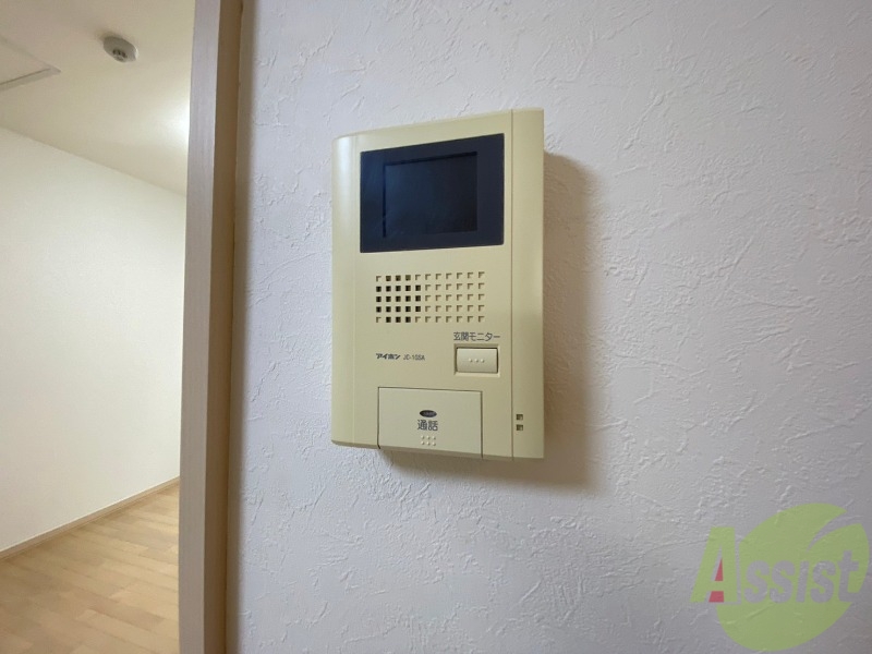 その他設備　ＴＶモニター付インターホンです。来客者の顔が見えるので安心！