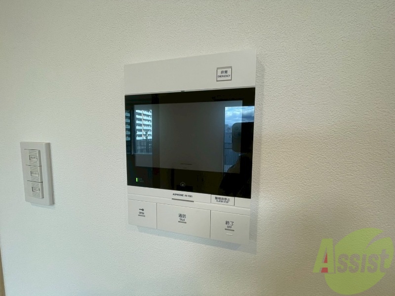 セキュリティ　ＴＶモニター付インターホンです。来客者の顔が見えるので安心！