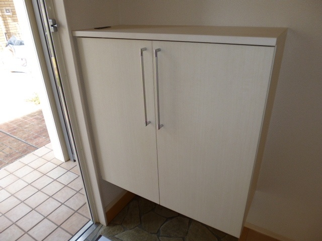 玄関　シューズボックス