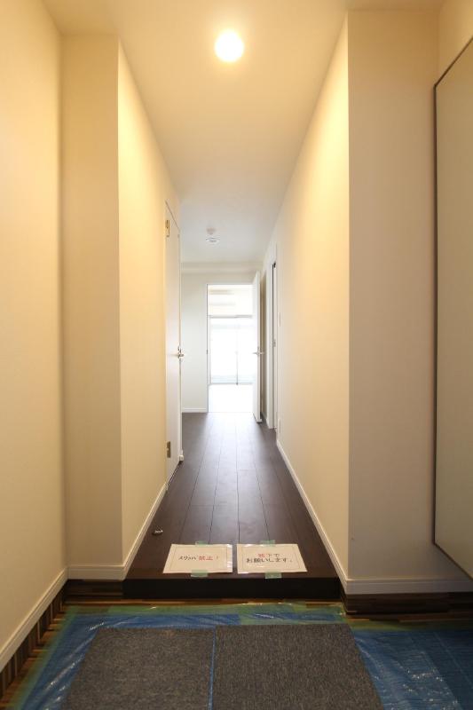玄関　同タイプ別部屋写真利用です。現況優先となります。