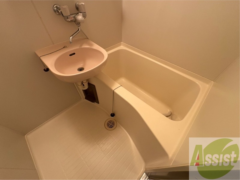 バス・シャワールーム　お風呂になります。一日の疲れを癒してくださいね。