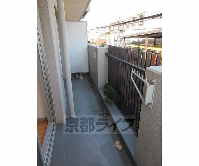 バルコニー　洗濯物たくさん干せます・