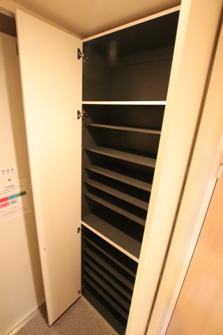 収納　シューズボックス