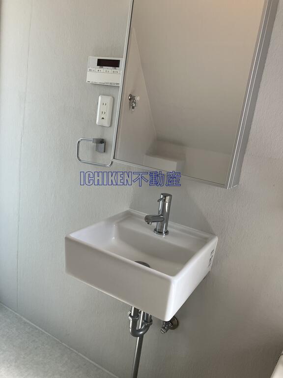 洗面設備　掲載写真は他部屋の参考写真です。