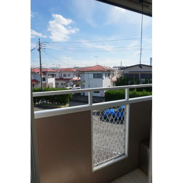 バルコニー　バルコニー　南向きなので洗濯物やお布団が気持ちよく乾きます♪