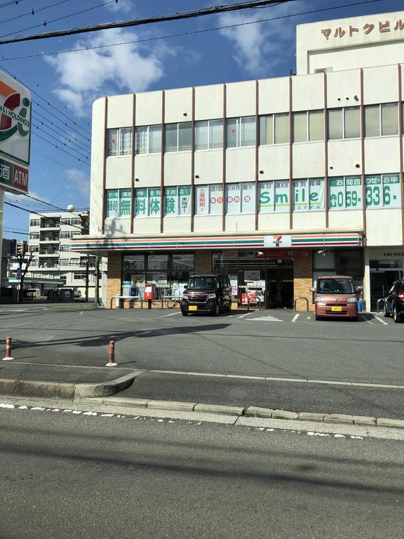 コンビニ　セブンイレブン四日市城東町店（コンビニ）まで404m