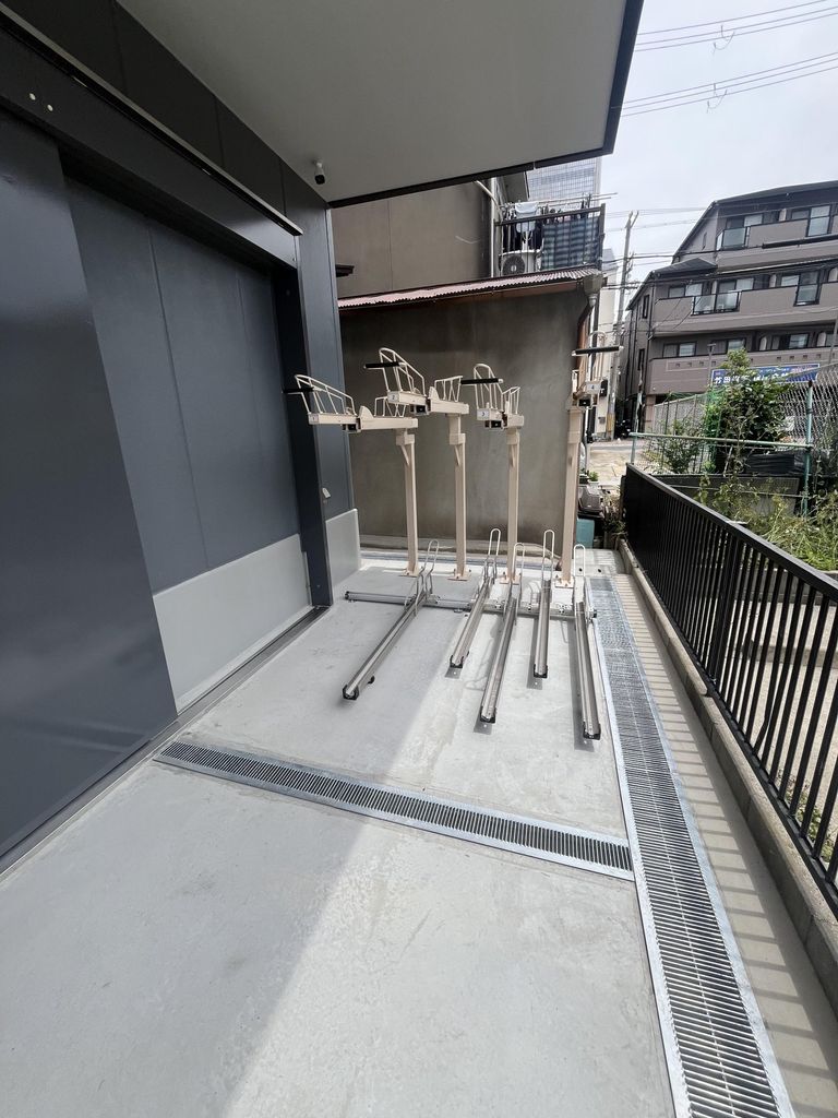 駐車場　バルコニー