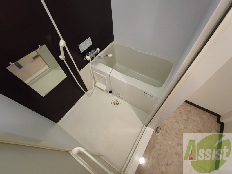 バス・シャワールーム　"お風呂になります。一日の疲れを癒してくださいね。　"