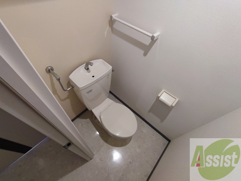 トイレ　こちらはトイレです。清潔感があり、安心して使用できます。