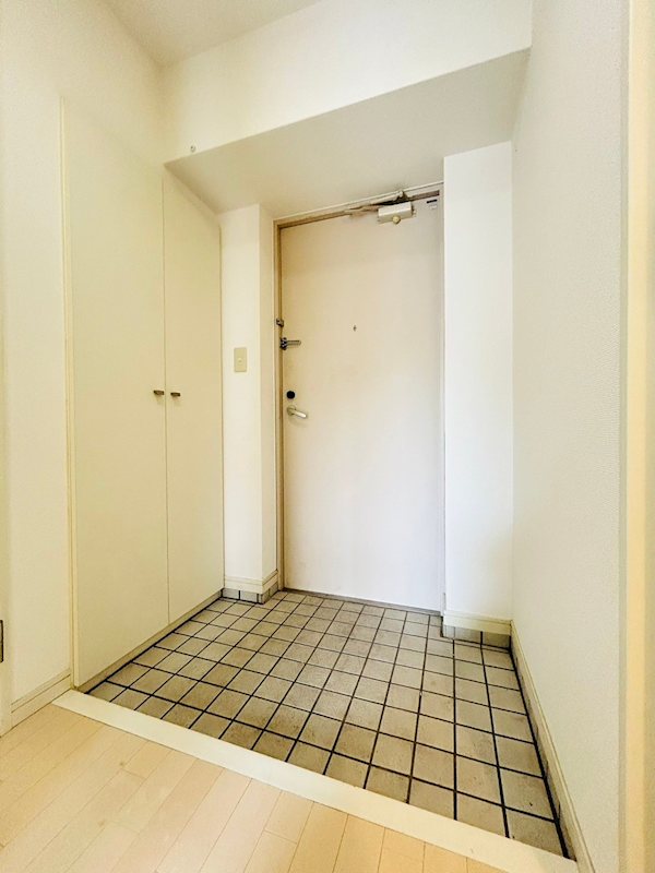 玄関　※現状優先となります。