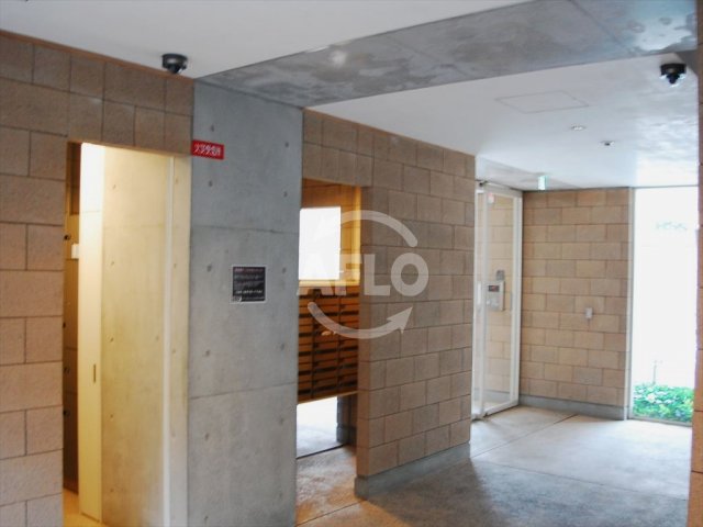 セキュリティ　アーバネックス北堀江　おしゃれなエントランス