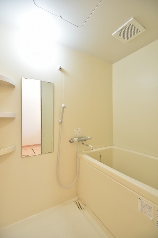 バス・シャワールーム　お問合せはシティホーム海田センター　082-821-2227