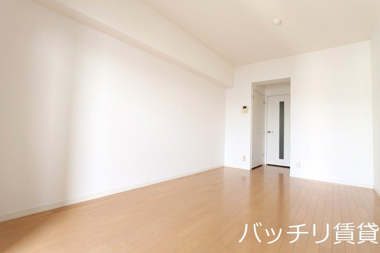 居室・リビング　別号室タイプの為、現状を優先いたします