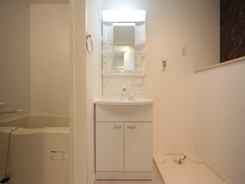 洗面設備　脱衣所　独立洗面台（シャンプードレッサー）洗濯機用意できます