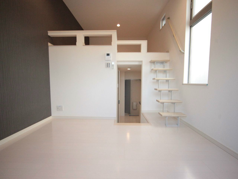 居室・リビング　下階洋室6帖　上階ロフト5.7帖（収納でも部屋でも使えます）