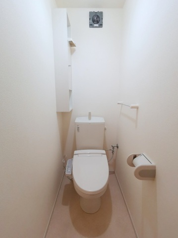 トイレ　温水洗浄便座付きトイレ