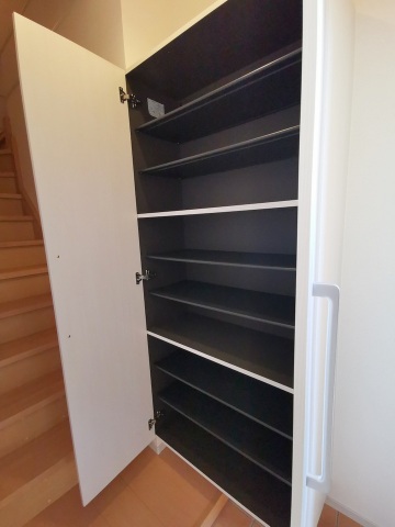 収納　シューズボックス