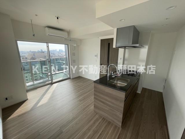 エントランス　落ち着いたエントランスです