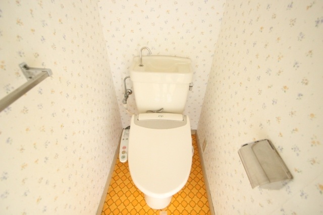 トイレ　別号室の写真です。