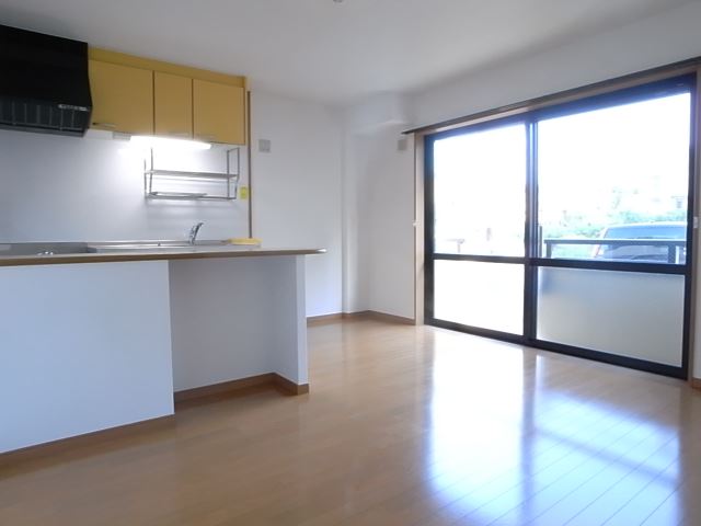 居室・リビング　日当たりの良い１０．８帖リビング