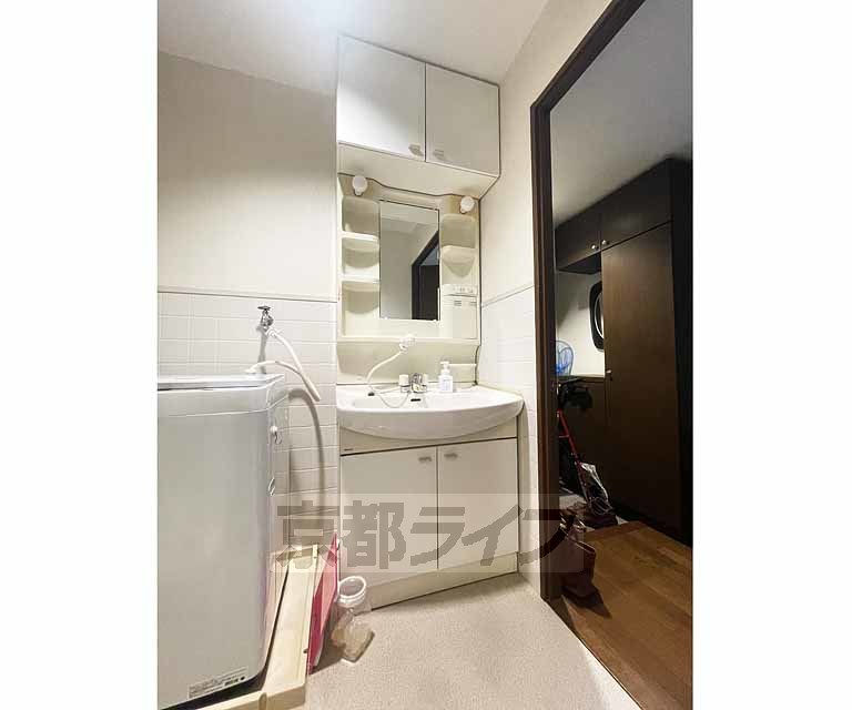 洗面設備　家具家電は撤去されます