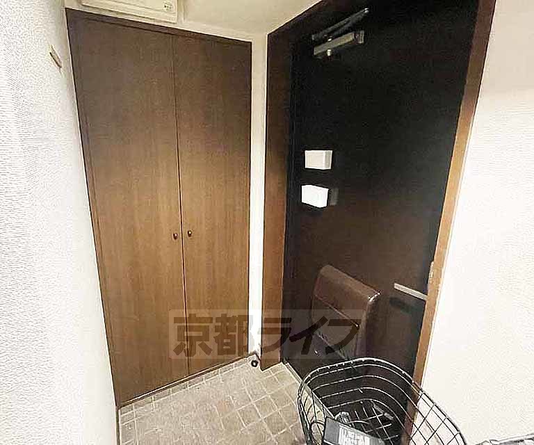 玄関　家具家電は撤去されます